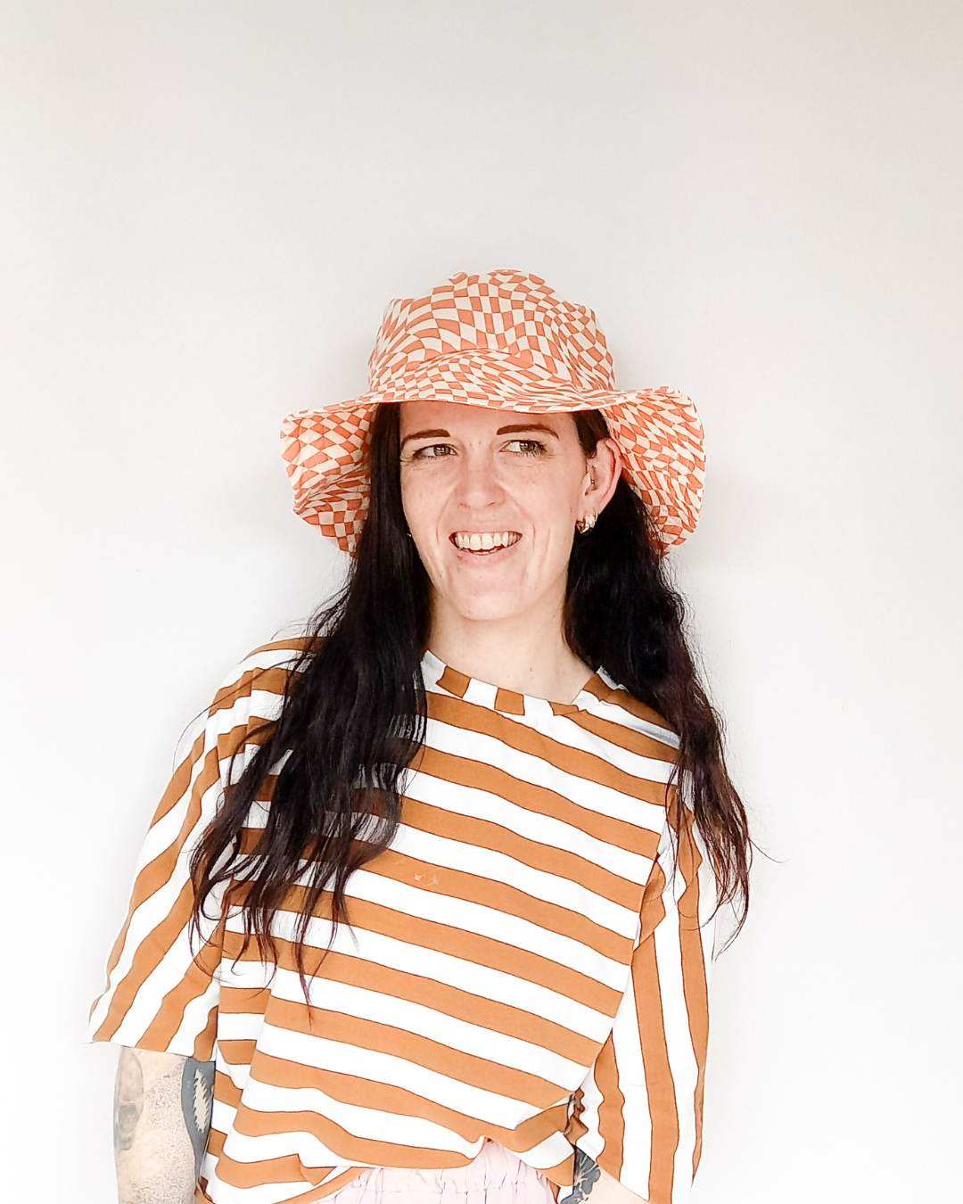 Checkered wave women's sunhat