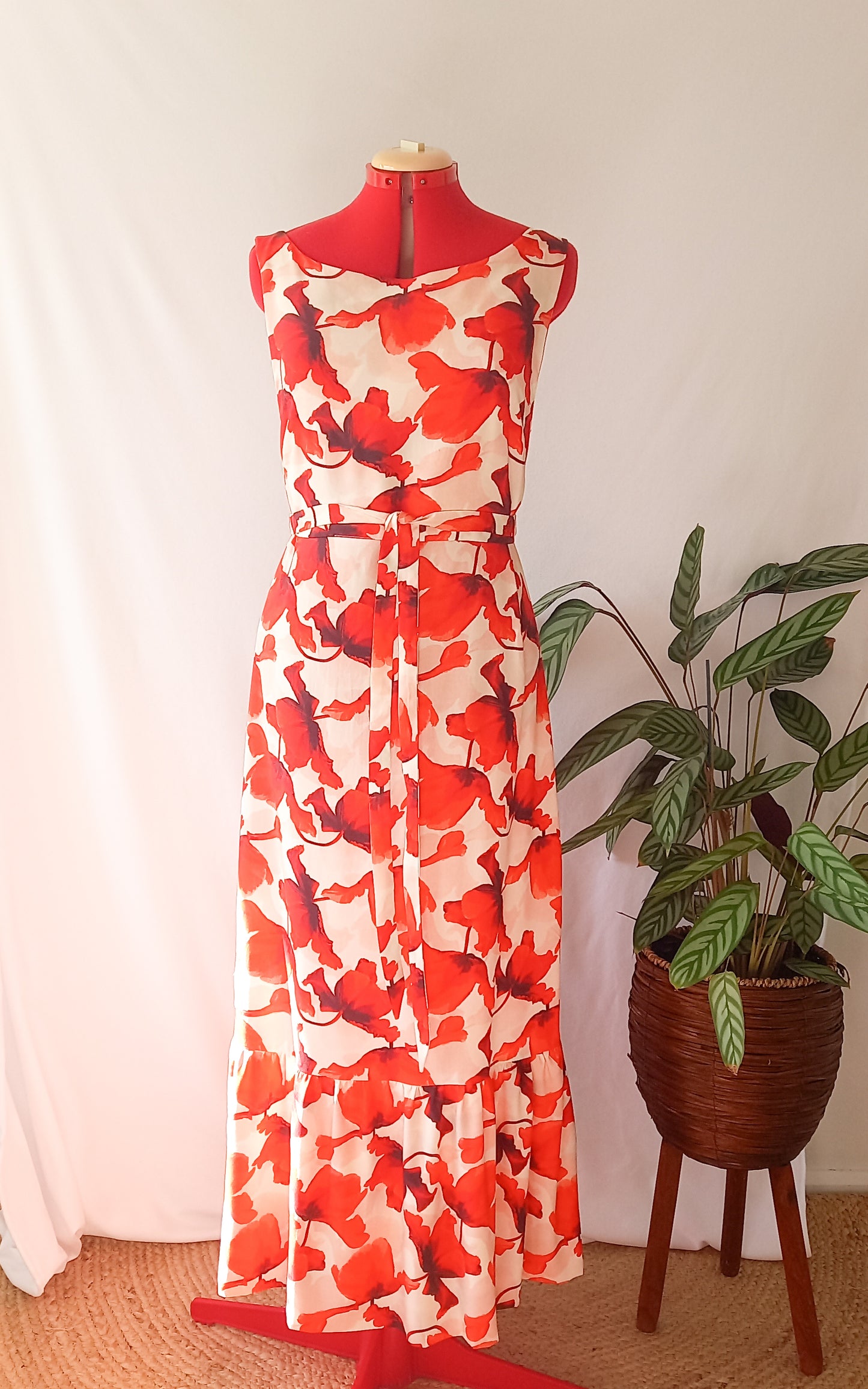 Red poppy rental dress - size 10