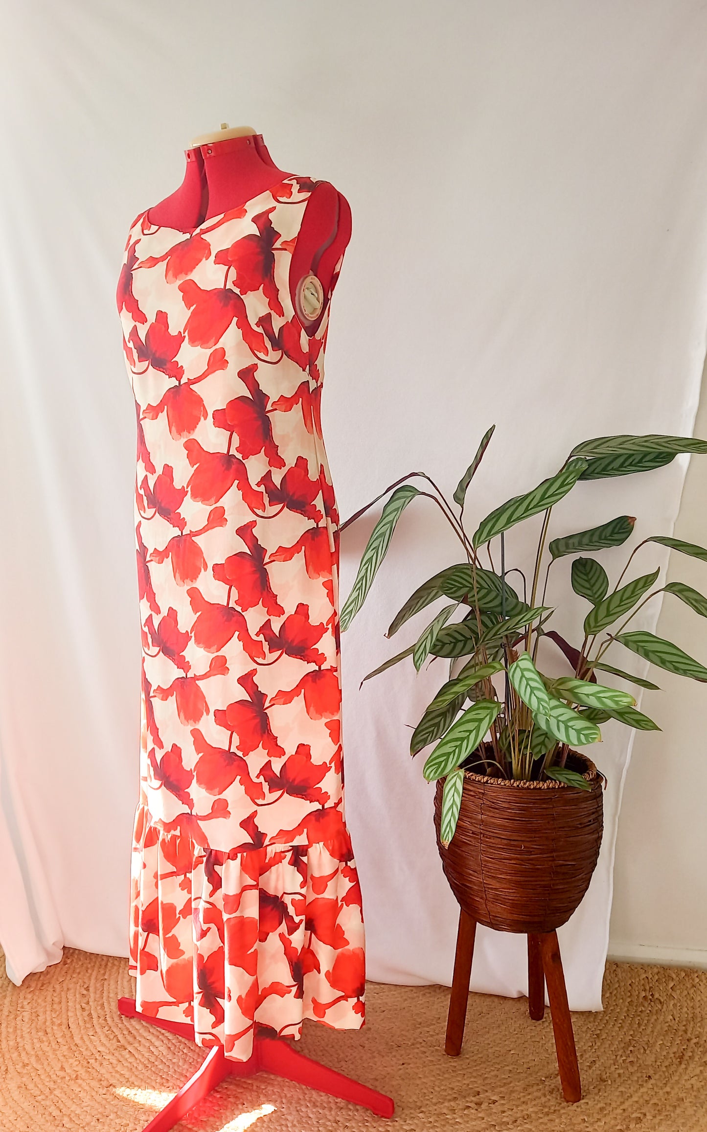 Red poppy rental dress - size 10