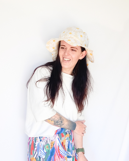 Yellow daisy women's sunhat